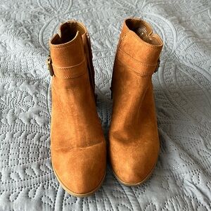 Express brown boots